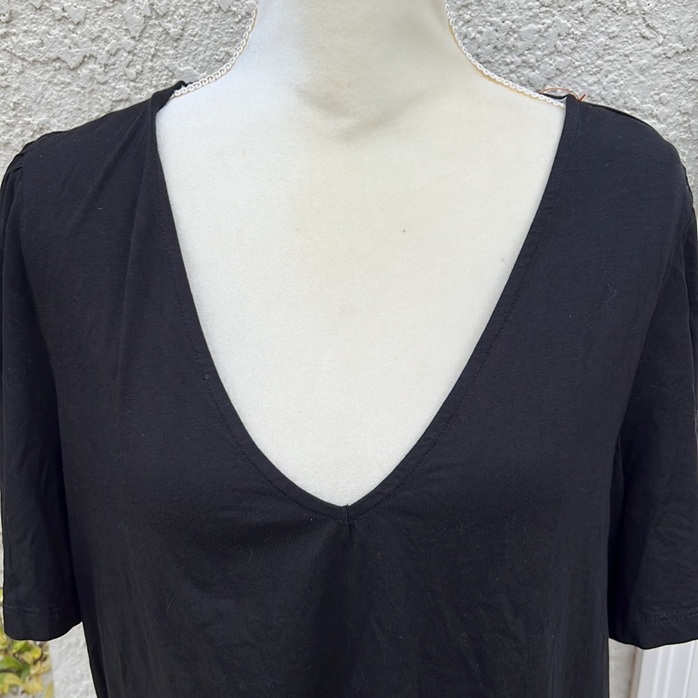 💚Boden Supersoft Flutter Sleeve Black V-Neck Top Women's Size 20/22 - Picture 3 of 9